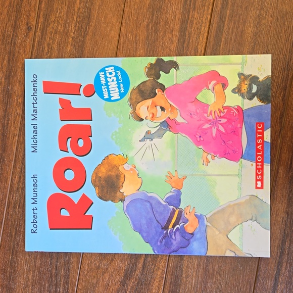 ROBERT MUNSCH BOOK LOT - Picture 16 of 16